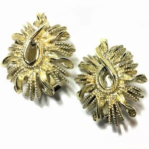c1960 Signed Coro Modernist Twisted Ribbon Gold Plated Clip Earrings